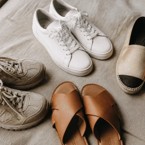 Buty na wakacje – jakie zabrać, żeby niczego nie zabrakło?
